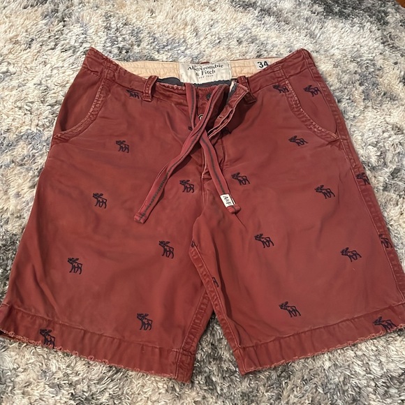 Abercrombie & Fitch Embroidered Moose Shorts Distressed vtg Red 34 Waist - Picture 2 of 3